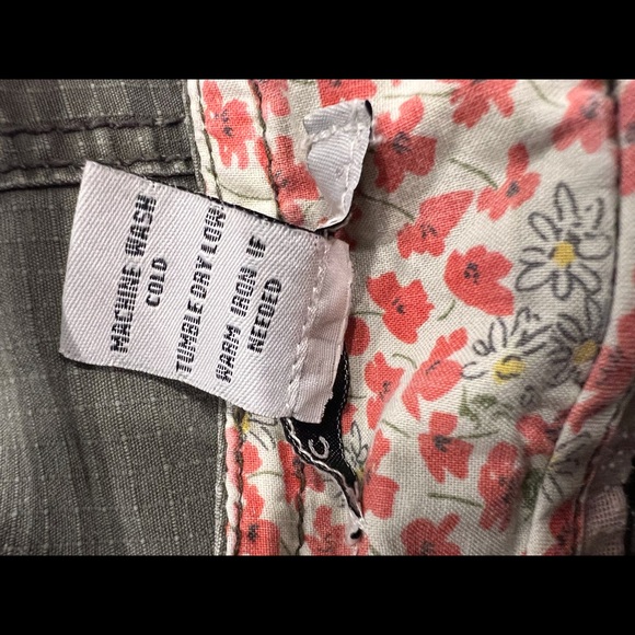 CAbi khaki capris - Picture 4 of 10